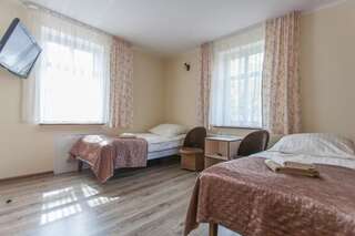 Отели типа «постель и завтрак» Gościniec pod Dębem Wilimy Двухместный номер с 1 кроватью или 2 отдельными кроватями-2